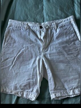 Massimo Dutti White Cotton Shorts with Button Detail